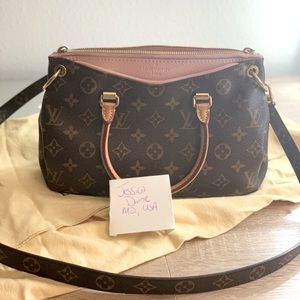 Louis Vuitton Pallas BB in Rose Ballerine